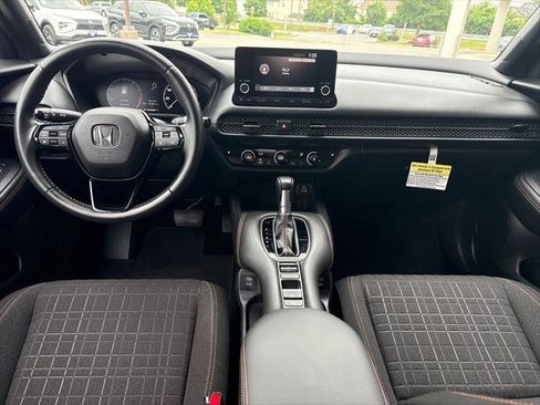 Used 2025 Honda HR-V Sport image 27