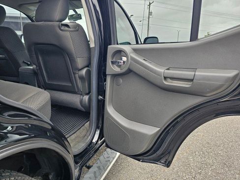 Used 2011 Nissan Xterra PRO-4X AWD/4WD image 15