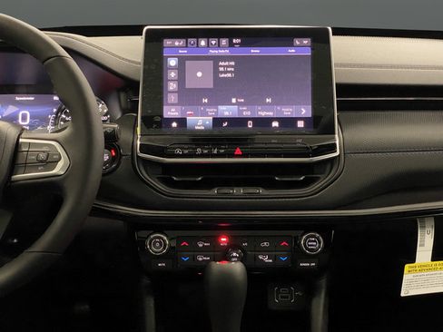 New 2026 Jeep Compass Latitude w/ Sun and Sound Group AWD/4WD image 9
