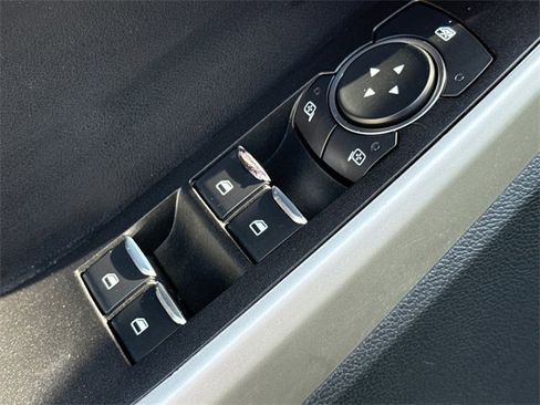 Used 2021 Ford Explorer XLT w/ Equipment Group 202A image 21