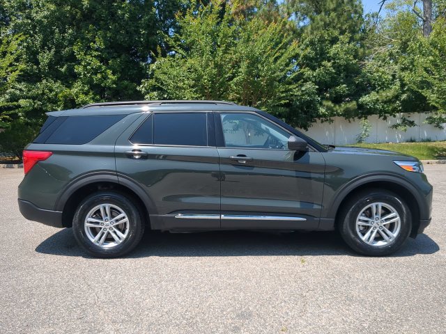 Used 2023 Ford Explorer XLT w/ Equipment Group 202A AWD/4WD image 3