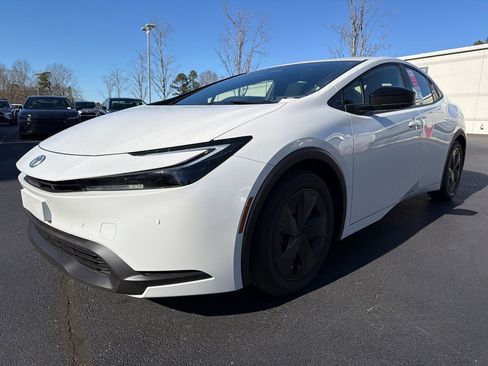 New 2026 Toyota Prius LE image 7