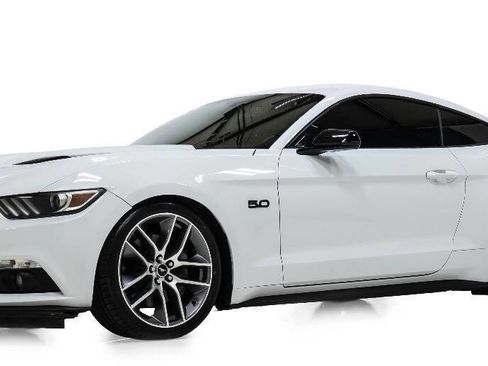 Used 2016 Ford Mustang GT Premium image 2