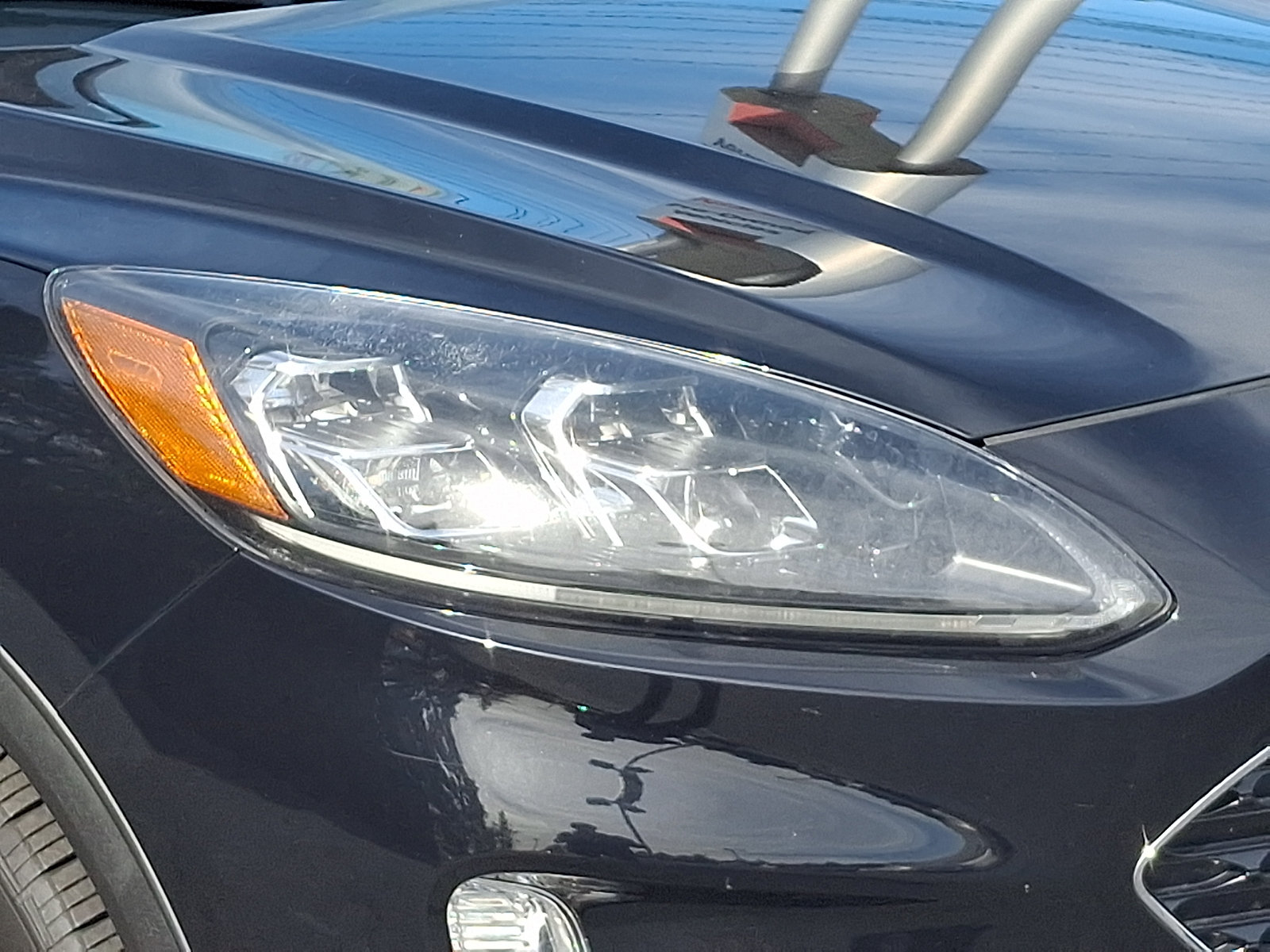 Used 2020 Ford Escape Titanium AWD/4WD image 9