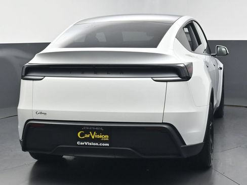 Used 2026 Tesla Model Y AWD image 3