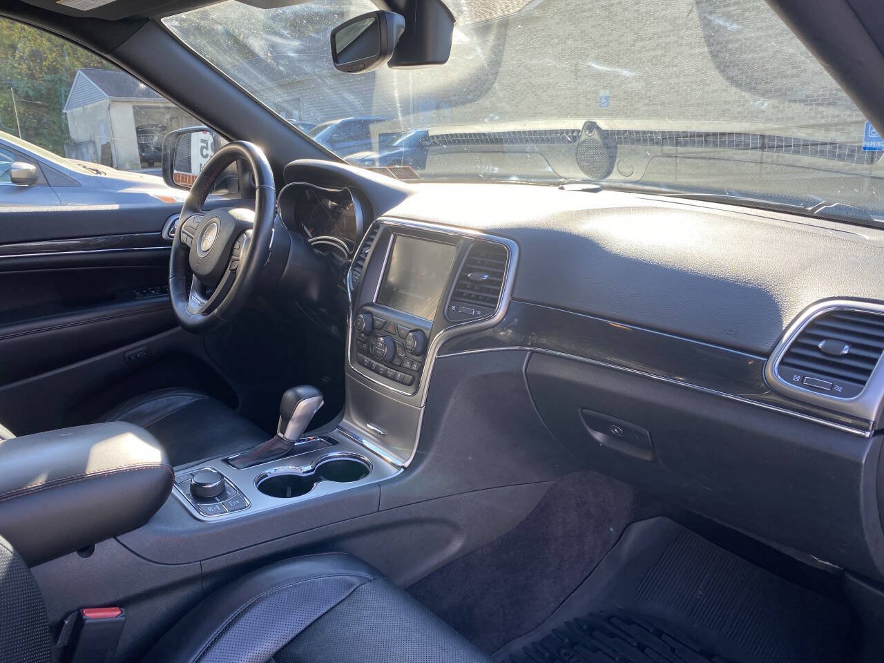 Used 2017 Jeep Grand Cherokee Trailhawk w/ Trailhawk Luxury Group AWD/4WD image 17