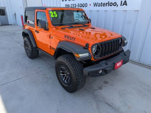 Used 2025 Jeep Wrangler Sport AWD/4WD image 6