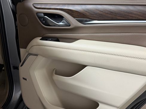 Used 2023 GMC Yukon Denali RWD image 44