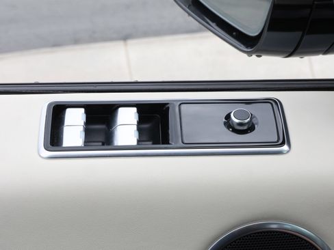 Used 2020 Land Rover Range Rover Sport HST image 12