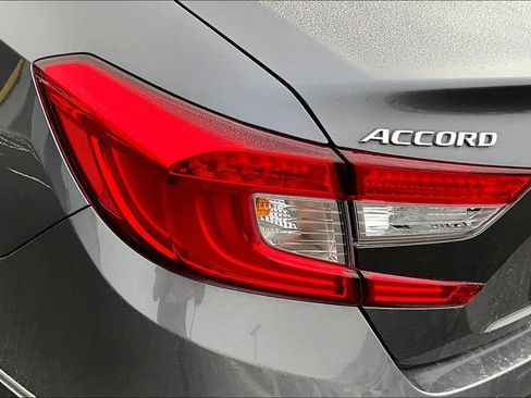 Used 2021 Honda Accord EX image 19
