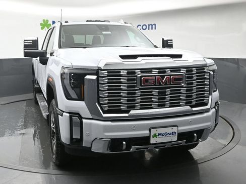 Used 2026 GMC Sierra 2500 Denali w/ Technology Package AWD/4WD image 5