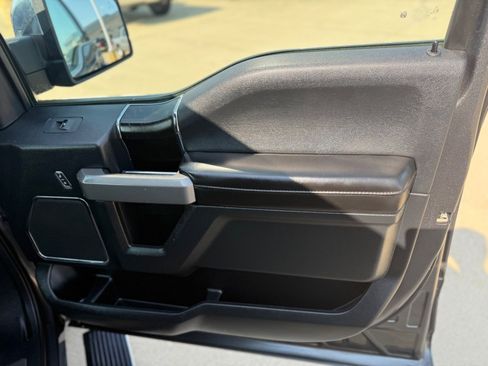 Used 2020 Ford F150 Platinum w/ Equipment Group 701A Luxury image 23