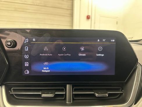 Used 2024 Chevrolet Trax LT w/ Driver Confidence Package FWD image 29