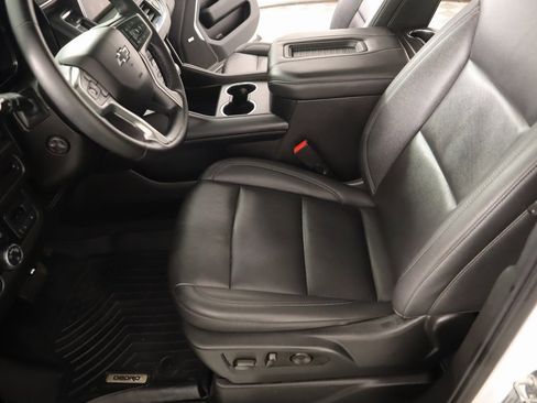 Used 2023 Chevrolet Suburban Z71 w/ Luxury Package image 11