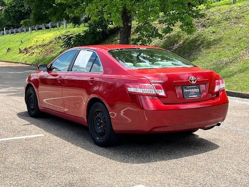 Used 2011 Toyota Camry LE FWD image 22