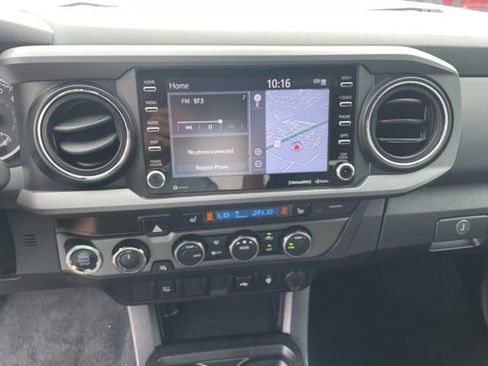 Used 2023 Toyota Tacoma TRD Sport w/ TRD Premium Sport Package AWD/4WD image 17