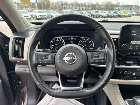 Used 2024 Nissan Pathfinder SL w/ SL Premium Package image 15