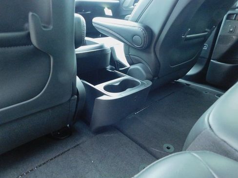 New 2025 Chrysler Pacifica Select w/ Uconnect Theater Family Group image 21