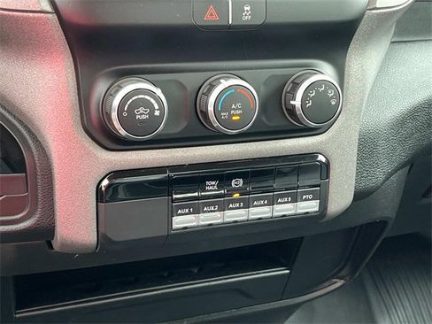 Used 2020 RAM 5500 Tradesman w/ Chrome Appearance Group image 22