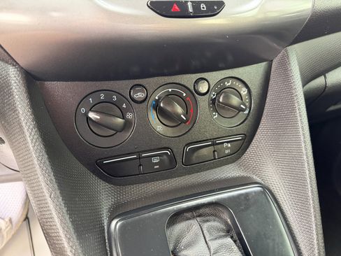 Used 2018 Ford Transit Connect XLT image 29