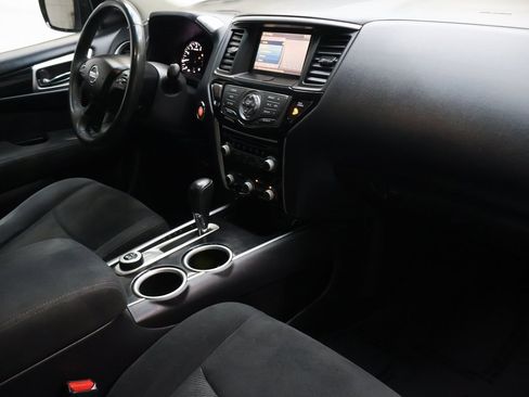 Used 2015 Nissan Pathfinder SV w/ Trailer Tow Package image 10