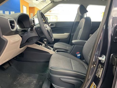 New 2026 Hyundai Venue SEL FWD image 17