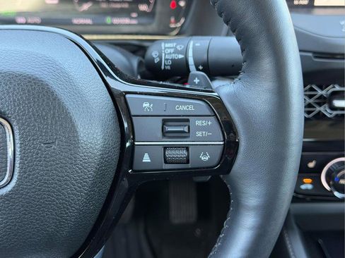 Used 2025 Honda Accord Touring image 9