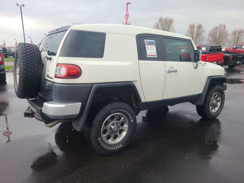 Used 2012 Toyota FJ Cruiser 4WD image 11