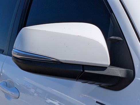 Used 2022 Toyota Tacoma SR5 w/ Technology Package image 11