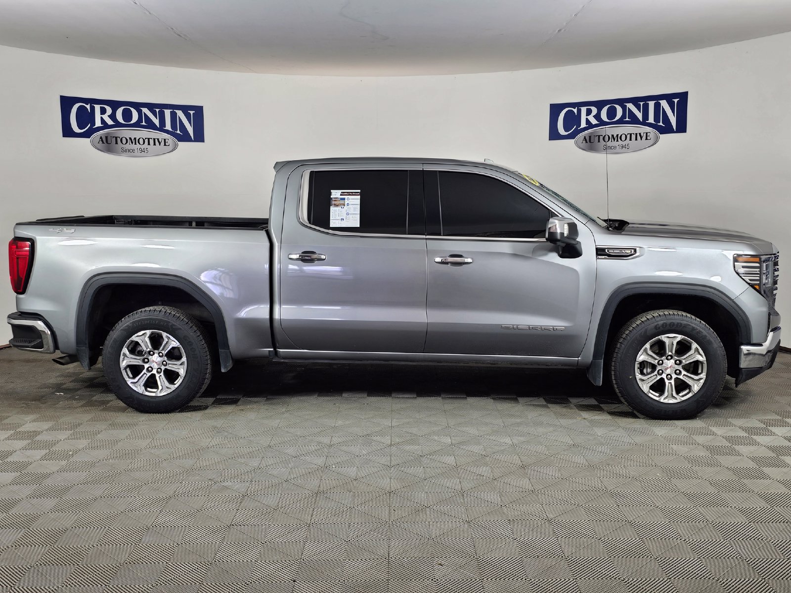 Used 2024 GMC Sierra 1500 SLT AWD/4WD image 7
