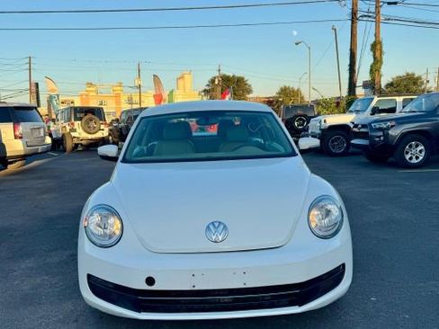Used 2013 Volkswagen Beetle 2.5 image 2