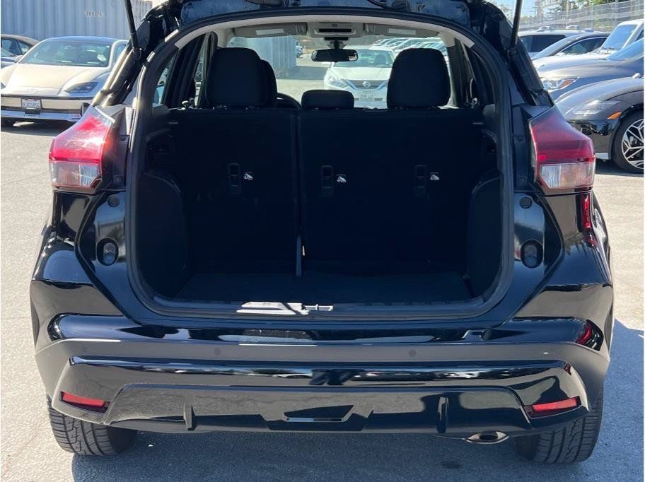 Used 2024 Nissan Kicks SR FWD image 5