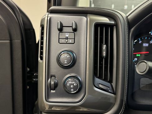 Used 2019 Chevrolet Silverado 3500 High Country w/ Duramax Plus Package AWD/4WD image 38