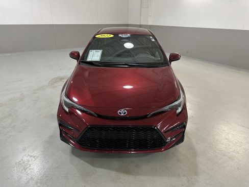 Used 2023 Toyota Corolla SE image 3