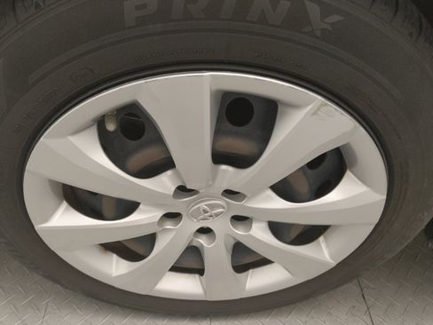 Used 2022 Toyota Corolla LE FWD image 31