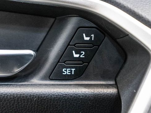 Used 2021 Toyota RAV4 XLE Premium AWD/4WD image 22