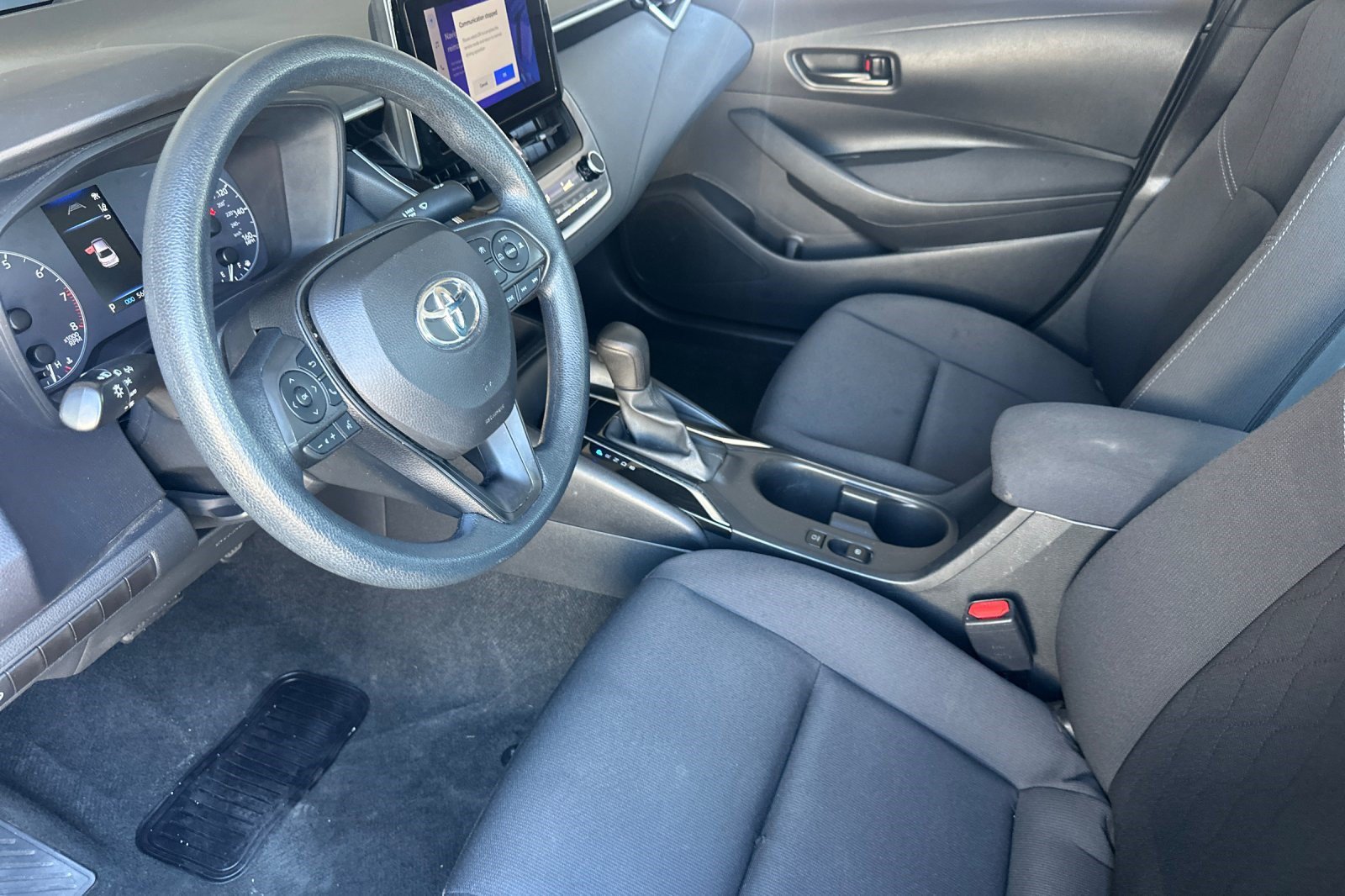 Used 2024 Toyota Corolla LE FWD image 4