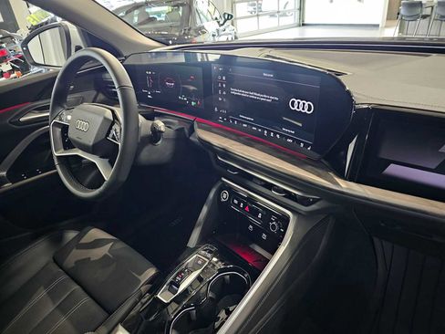 New 2025 Audi Q5 Prestige image 11