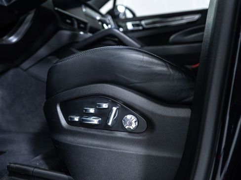 Used 2021 Porsche Cayenne GTS image 17