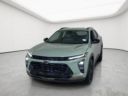 Used 2024 Chevrolet Trax ACTIV w/ Driver Confidence Package FWD image 3