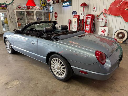 Used 2005 Ford Thunderbird RWD image 14