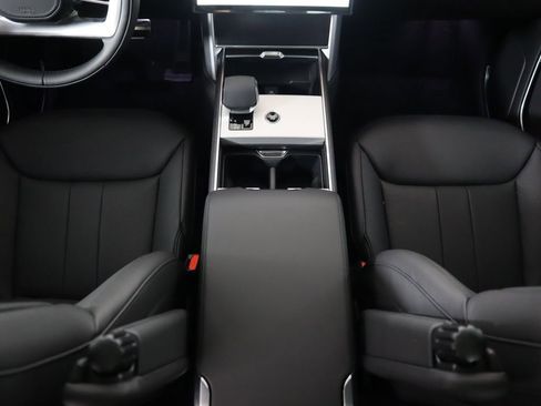 New 2025 Land Rover Range Rover SE image 17