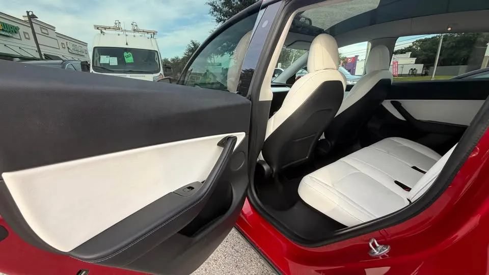Used 2021 Tesla Model Y 2WD image 16