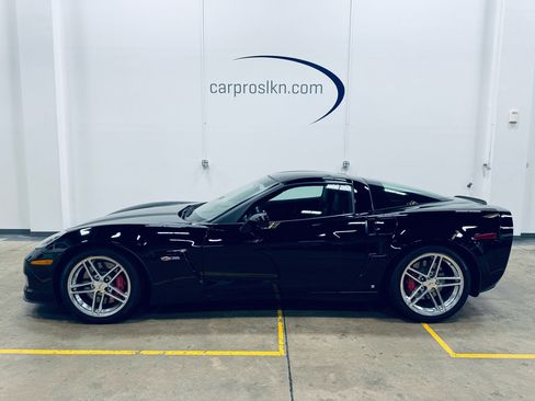 Used 2006 Chevrolet Corvette Z06 w/ Preferred Equipment Group image 4
