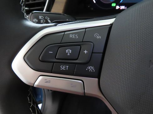 New 2025 Volkswagen Atlas SE image 14