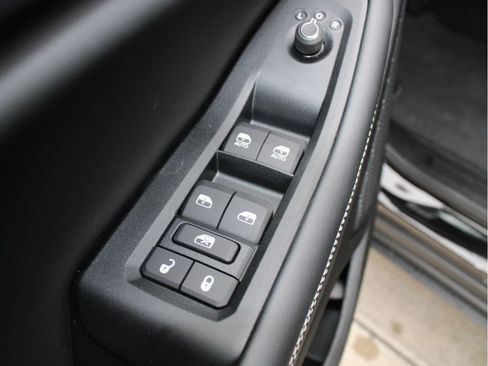 New 2025 Jeep Grand Cherokee Laredo X w/ Luxury Tech Group I image 10