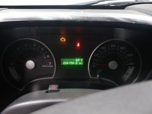 Used 2010 Ford Explorer XLT image 32