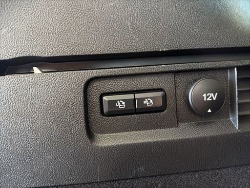 Used 2023 Lincoln Nautilus Reserve image 9