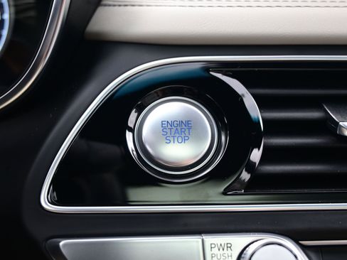 Certified 2023 Genesis G70 2.0T w/ Sport Prestige Package image 31