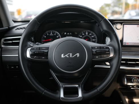 Used 2022 Kia K5 EX image 18